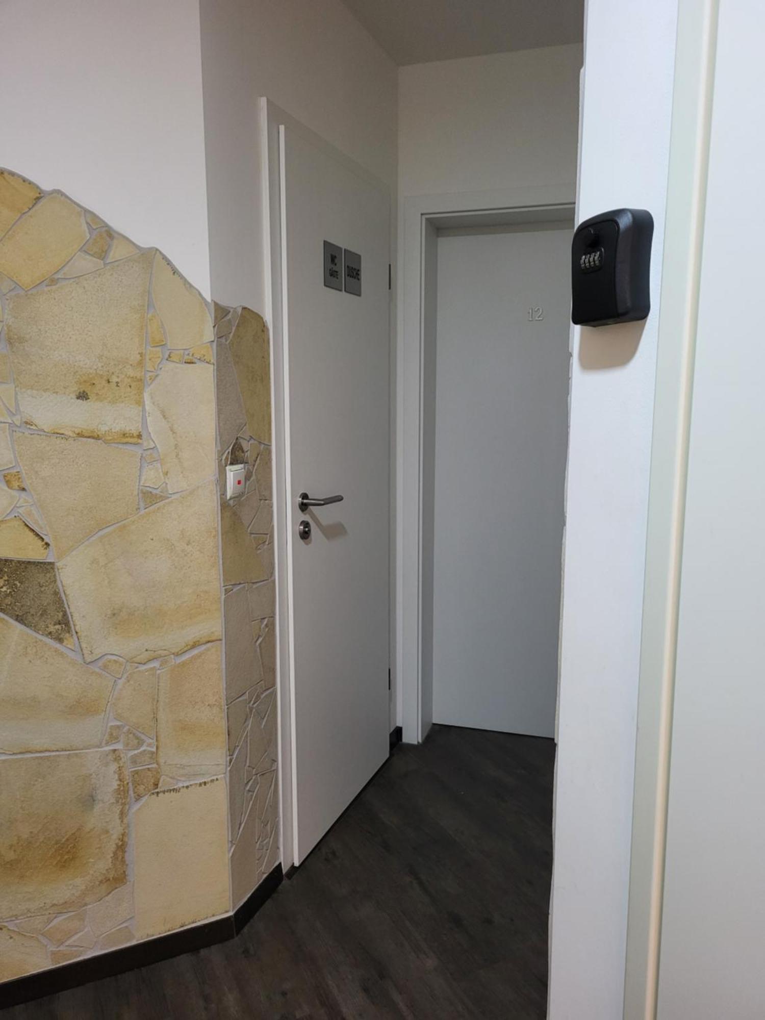 Seelze-Letter Monteurzimmer / Apartment / Messezimmer Стая снимка