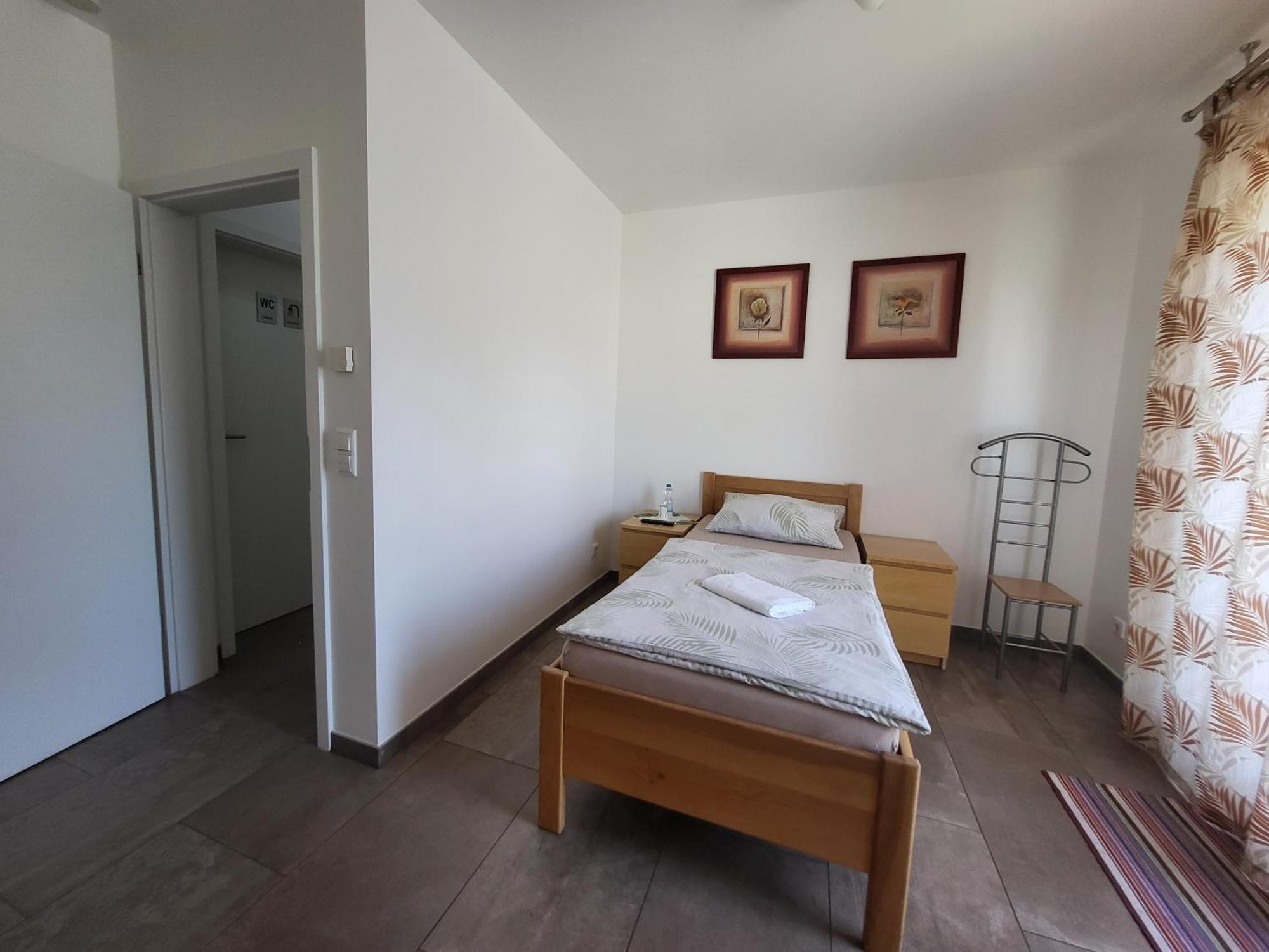 Seelze-Letter Monteurzimmer / Apartment / Messezimmer Стая снимка
